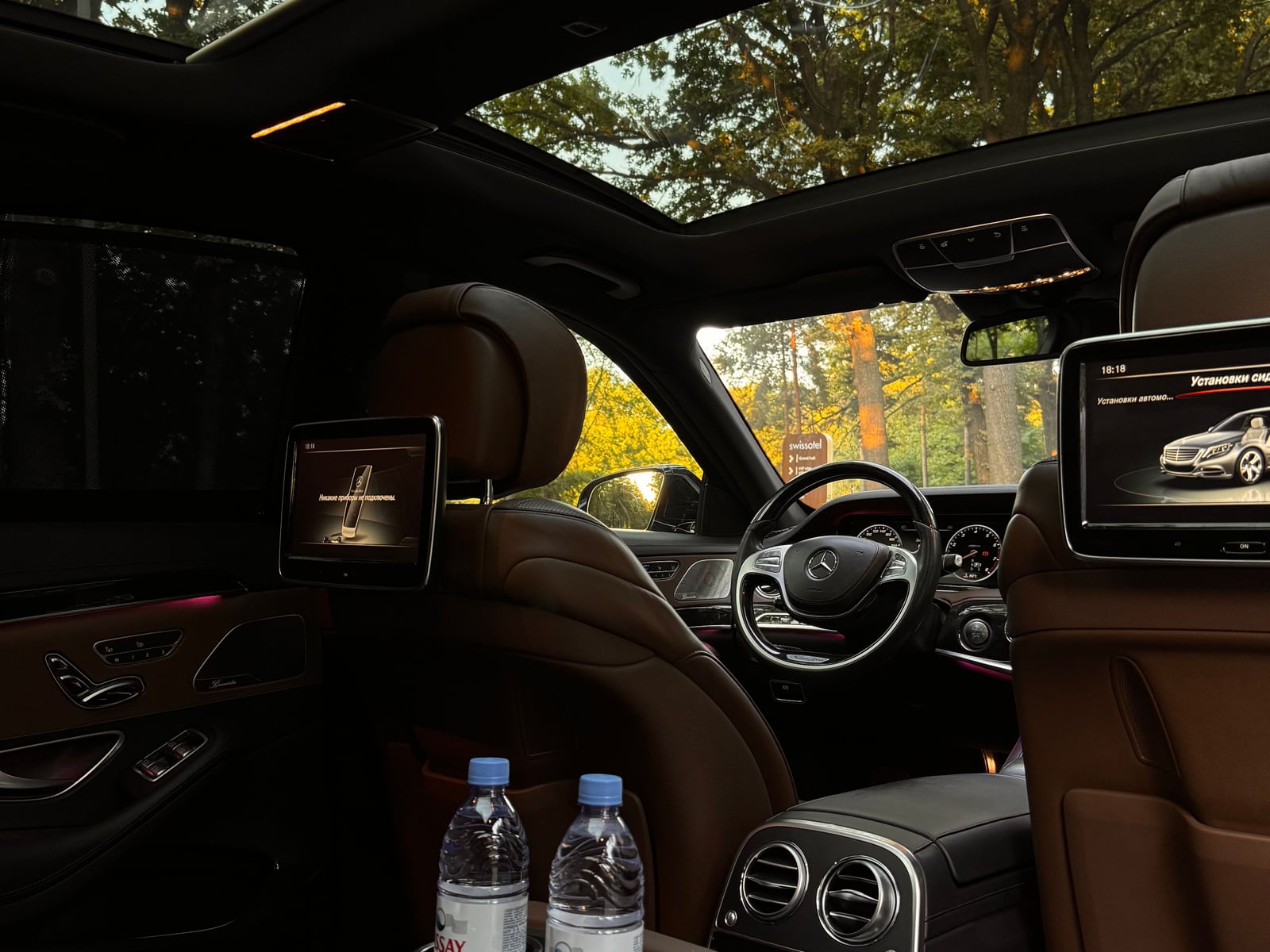 Mercedes-Benz S-Class — салон и панорамная крыша