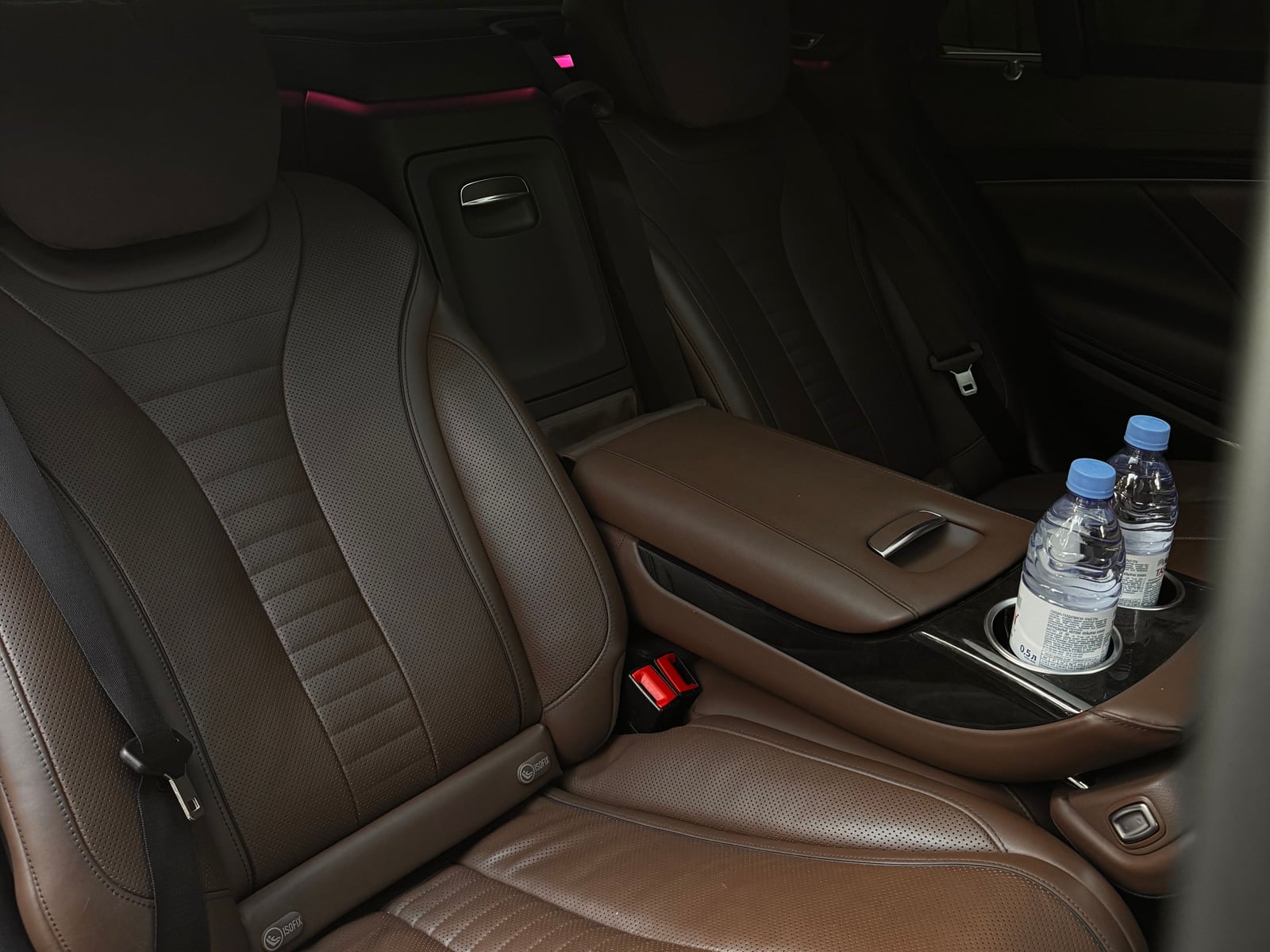 Mercedes-Benz S-Class — задний ряд